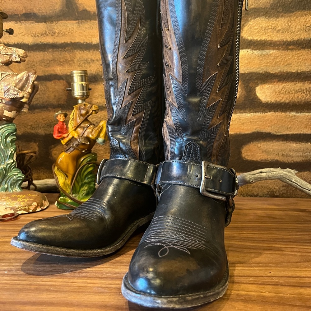 Old Gringo - Aileen - Motorcycle-Style Studded Harness Cowboy Boots - Size 8.5
